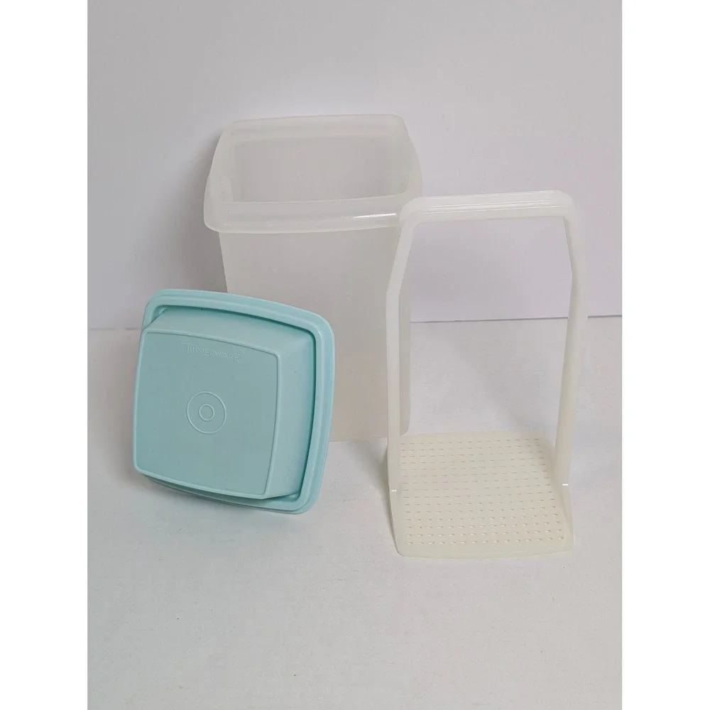 Tupperware Vintage Pickle A Way Container 1562-2 Blue Lid Strainer Insert